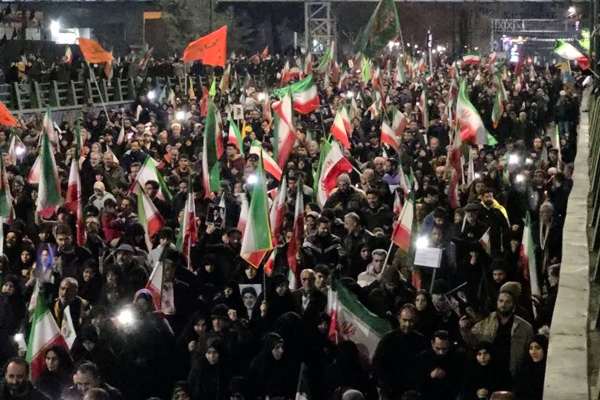 نمایش مسئولیت‌پذیری و اتحاد مردم کرج در پاسداری از آرامش شهر