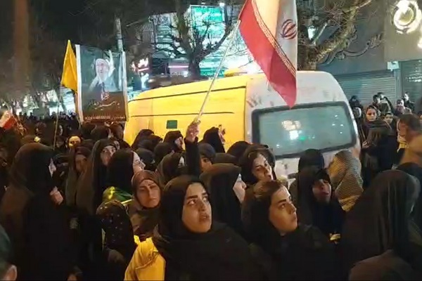 فیلم/ ایثار و همراهی مردم نکا؛ راه را برای آمبولانس باز کردند