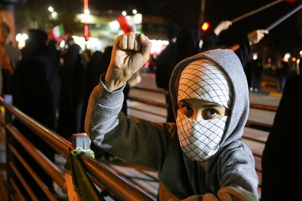 نماز جماعت در میدان‌ها و افطار خیابانی برای دفاع از امنیت!