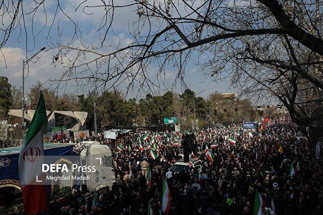 تشییع پیکر شهیدان لاریجانی، سلیمانی و شهدای ناوشکن دنا (۲)