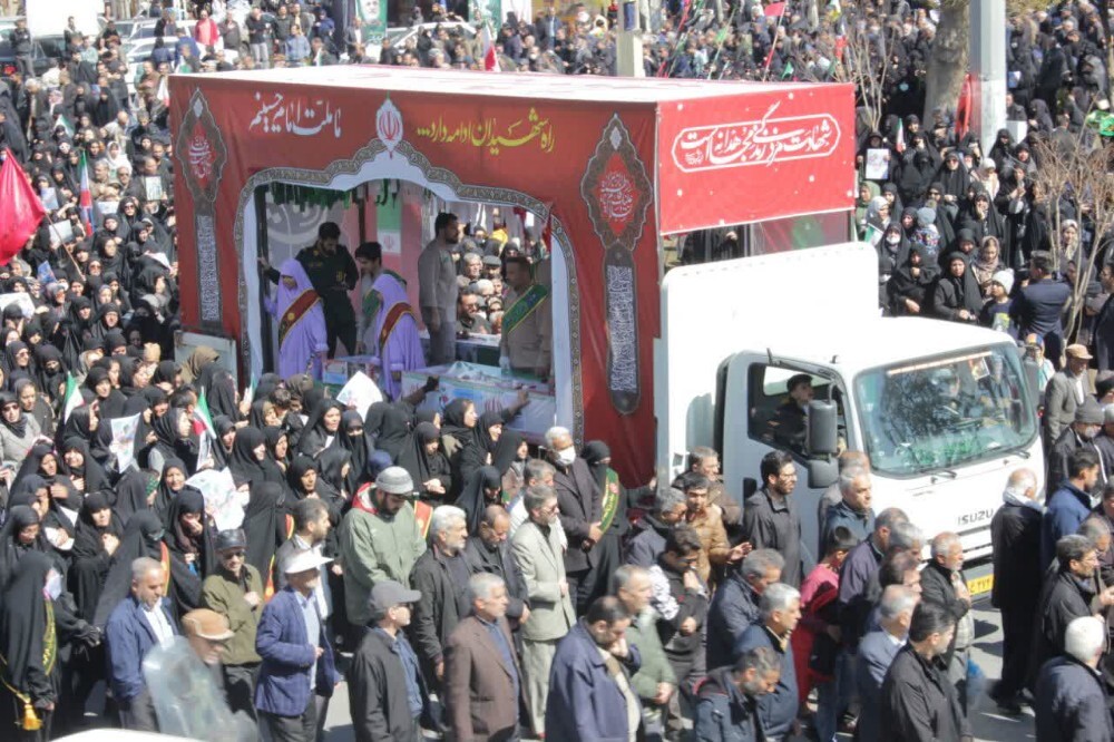 تصاویر۱/ تشییع پیکر مطهر شهیدان وطن در اراک