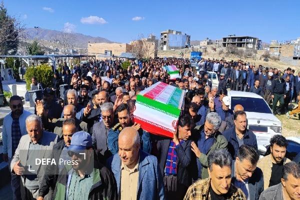 دو شهید کامیارانی حمله هوایی شب گذشته سنندج با بدرقه باشکوه مردم تشییع شدند