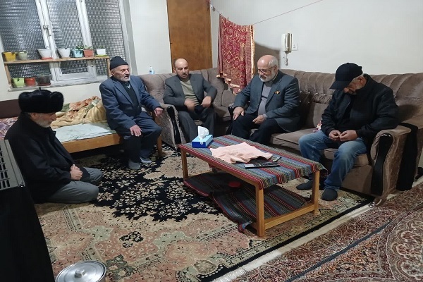 دیدار پدر شهید «دهقان» با شهید «میرصادقی سنگدهی»+ فیلم و تصاویر