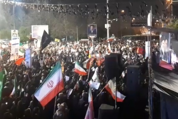 فیلم/ تجدید پیمان عاشورایی مردم ساری با رهبر انقلاب