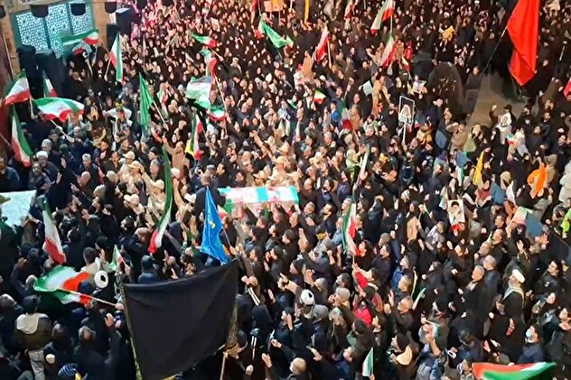 فیلم/ استقبال بی‌نظیر مردم از شهید اقتدار در تجمع حماسی اردبیل