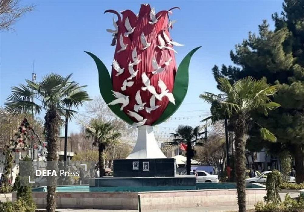 علیرضا محمودی: میدان شهدای اراک میزبان نخلهای یادبود بهنام 4 شهید برجسته شد علیرضا محمودی: میدان شهدای اراک میزبان نخلهای یادبود بهنام 4 شهید برجسته شد