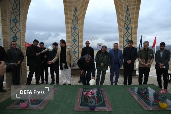 ادای احترام استاندار خراسان رضوی به شهدای گمنام چالیدره ر