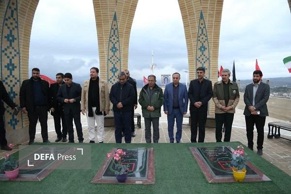 ادای احترام استاندار خراسان رضوی به شهدای گمنام چالیدره ر