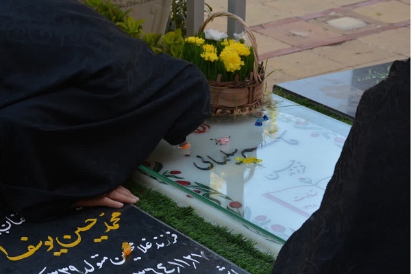 حال و هوای زائران گلزار شهدای کرمان در پنج‌شنبه آخر سال+تصاویر