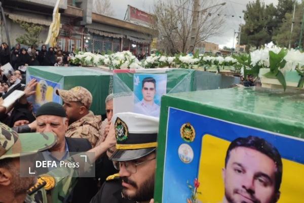 تشییع و خاکسپاری ۳ شهید  ناوشکن‌های دنا و جماران در شهرستان نهاوند