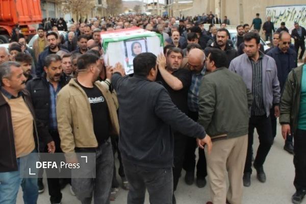 مراسم تشییع پیکر شهیده «سیما سلیمانی» در روستای کی‌کیان ملایر + تصاویر