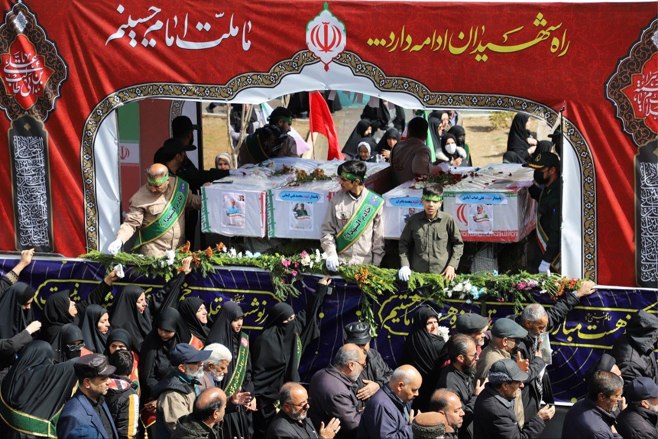 تصاویر/ تشییع پیکر مطهر شهدا در اراک