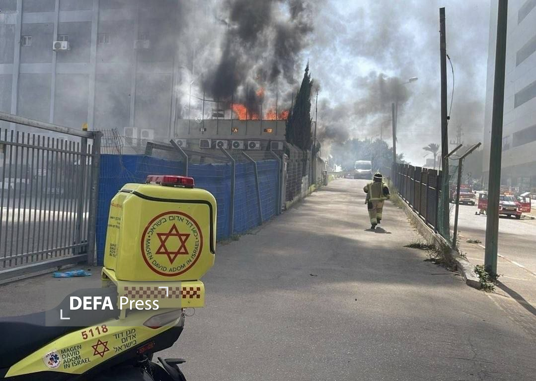 وقوع ۲۰ انفجار در تلآویو؛ اصابت موشک به مرکز اسرائیل+عکس وقوع ۲۰ انفجار در تلآویو؛ اصابت موشک به مرکز اسرائیل+عکس