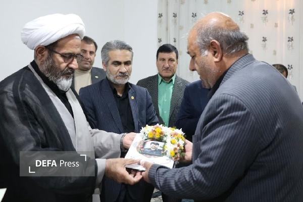 ادای احترام مسئولان به مقام شامخ شهدای «جنگ رمضان» در آستانه سال نو در کهگیلویه و بویراحمد+ تصاویر ادای احترام مسئولان به مقام شامخ شهدای «جنگ رمضان» در آستانه سال نو در کهگیلویه و بویراحمد+ تصاویر