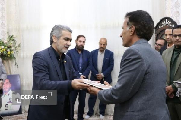 ادای احترام مسئولان به مقام شامخ شهدای «جنگ رمضان» در آستانه سال نو در کهگیلویه و بویراحمد+ تصاویر ادای احترام مسئولان به مقام شامخ شهدای «جنگ رمضان» در آستانه سال نو در کهگیلویه و بویراحمد+ تصاویر