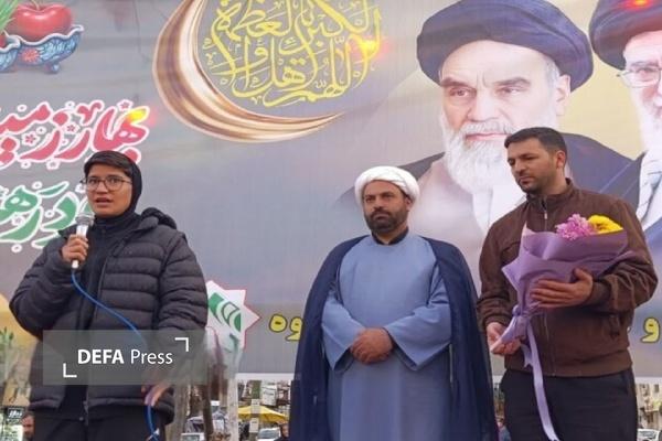 استقبال با شکوه مردم قروه از بانوی فوتبالیستی که به وطن بازگشت