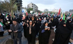 تصاویر/ تحویل سال نو با حضور مردم در میدان‌های شهر اصفهان