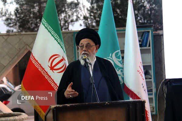 یزدی‌ها سال جدید را در جوار شهدا آغاز کردند