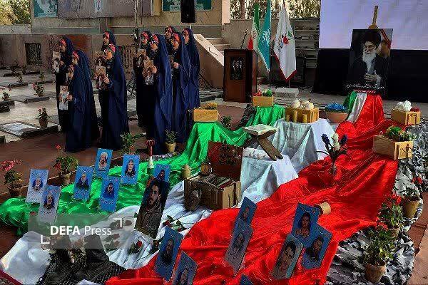 یزدی‌ها سال جدید را در جوار شهدا آغاز کردند