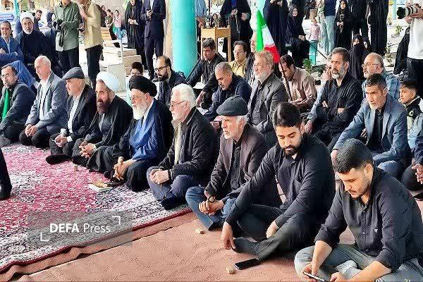 یزدی‌ها سال جدید را در جوار شهدا آغاز کردند