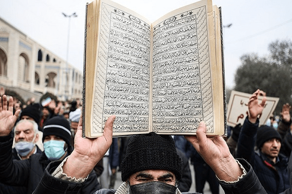 علمای اهل سنت کردستان به اظهارات توهین آمیز علی کریمی واکنش نشان دادند