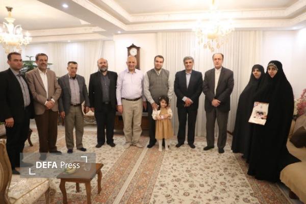دیدار نایب‌رئیس مجلس با خانواده‌های شهدا و ایثارگران همدان + تصاویر