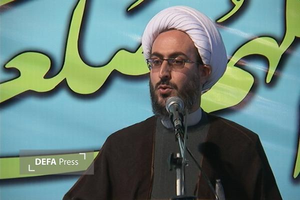 قرآن و عترت زمینه‌ساز هدایت بشر به سمت سعادت است