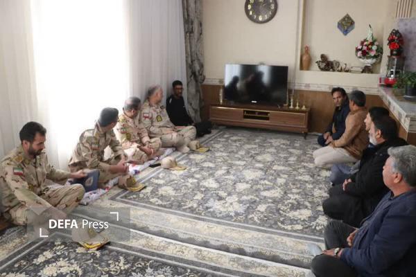 دیدار سردار شجاع با جانباز مرزبانی در قوچان+ تصاویر دیدار سردار شجاع با جانباز مرزبانی در قوچان+ تصاویر