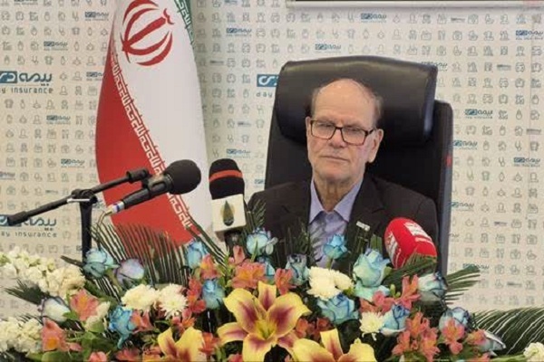 خانواده‌های شهدا و ایثارگران اولویت خدمات بیمه دی هستند