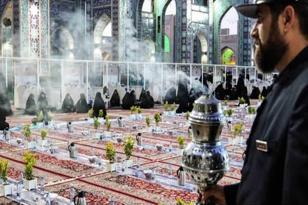 میزبانی حرم مطهر رضوی از ۱۷ هزار دانش‌آموز و معلم در قالب طرح «سفره پدری»