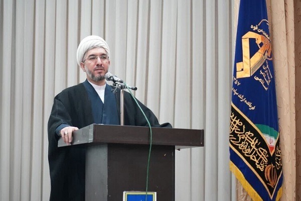 هدایت پژوهش‌های حوزوی به سمت تبیین نقش روحانیت در دفاع مقدس ضروری است