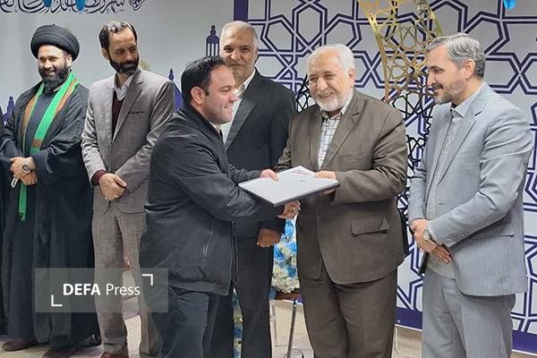 تقدیر از خبرنگار دفاع‌پرس در نمایشگاه قرآن و عترت اردبیل
