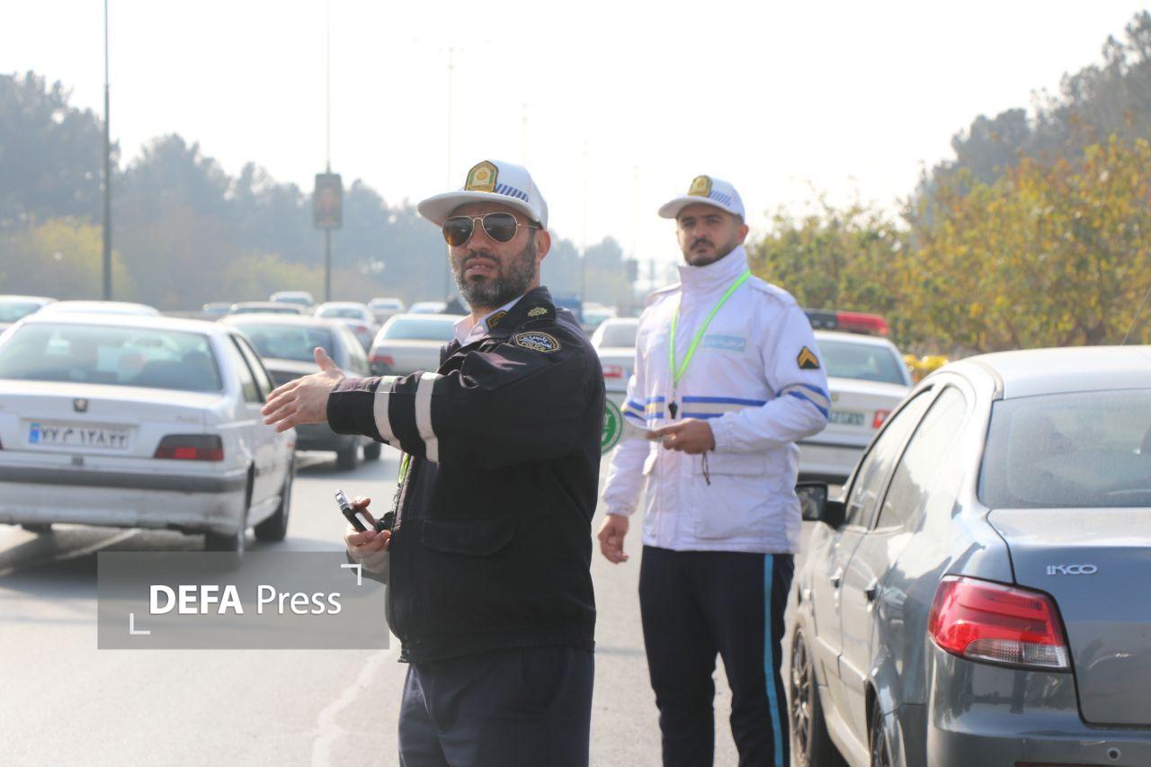 اعمال قانون بیش از ۱۱۰ هزار فقره تخلف برای توقف در حریم تقاطعها و بزرگراههای پایتخت در زمستان ۱۴۰۴ اعمال قانون بیش از ۱۱۰ هزار فقره تخلف برای توقف در حریم تقاطعها و بزرگراههای پایتخت در زمستان ۱۴۰۴