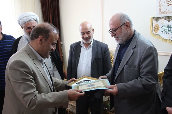 دیدار مسئولان شهرستان ملایر با جانباز دوران دفاع مقدس + تصاویر