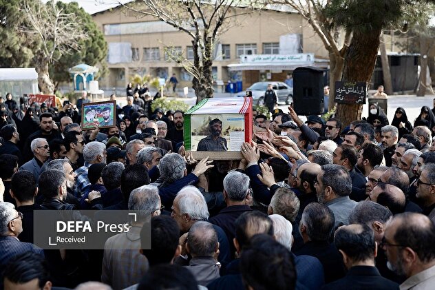 مراسم تدفین مادر جاویدالاثر حاج احمد متوسلیان