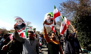 تصاویر/ تجمع دانشجویان دانشگاه صنعتی اصفهان درمحکومیت جنایات پلید آمریکا و اسرائیل