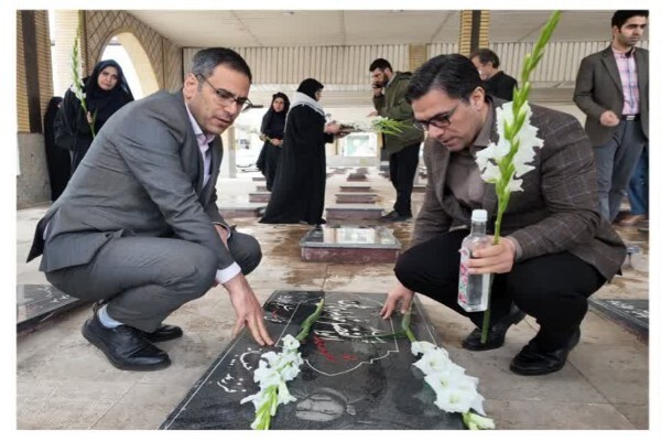 دانش‌آموزان زنجانی با آرمان‌های شهدا تجدید میثاق کردند