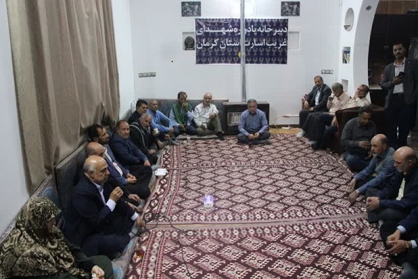 گردهمایی صمیمی آزادگان کرمان برگزار شد/ تجلیل از صبر، ایثار و نجابت قهرمانان اسارت