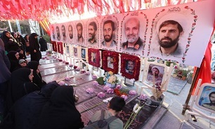 تصاویر / مراسم بزرگداشت سالگرد شهادت علمدار لشکر ۱۴ امام حسین( ع) در اصفهان