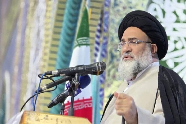 اقتدار ملی و توان دفاعی عامل اصلی صلح و امنیت کشور است