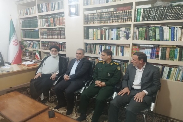 مرغزاری: تقدیم ۳۷۵ شهیدسند افتخار و ولایتمداری مردم ایوان است