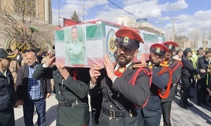 پیکر شهید «دارا فتح‌اللهی» در دلفان تشییع شد+ عکس