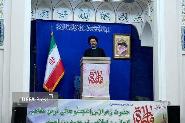 شاه میگفت اگر دانشجویان کار سیاسی بکنند دانشگاه را با ارتش اشغال میکنم شاه میگفت اگر دانشجویان کار سیاسی بکنند دانشگاه را با ارتش اشغال میکنم