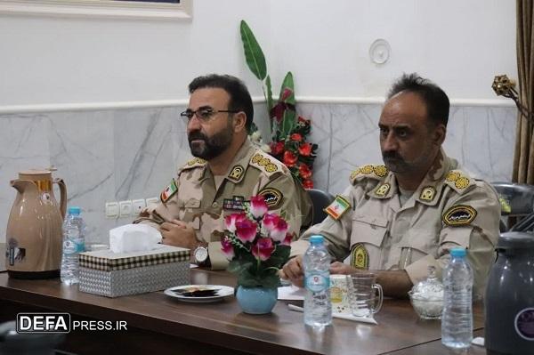 گفت‌وگوی مرزی فرمانده هنگ مرزی تایباد با کمیسار درجه ۱ افغانستان+ تصاویر