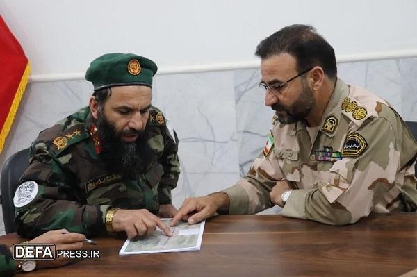 گفت‌وگوی مرزی فرمانده هنگ مرزی تایباد با کمیسار درجه ۱ افغانستان+ تصاویر