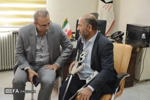 دیدار مدیرکل بنیاد شهید لرستان با خانواده‌های شهدای کوهدشت+عکس