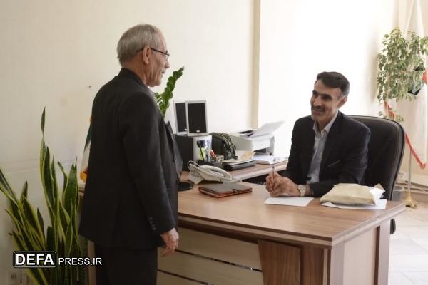 دیدار مدیرکل بنیاد شهید لرستان با خانواده‌های شهدای کوهدشت+عکس