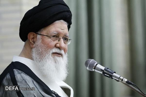 آیت‌الله علم‌الهدی: تأثیرپذیری از مکاتب غیردینی و بین‌المللی بروز مشکلات اقتصادی را به‌همراه دارد/ اجرای عدالت اجتماعی، کلیدواژه حل چالش‌های جامعه کارگری است
