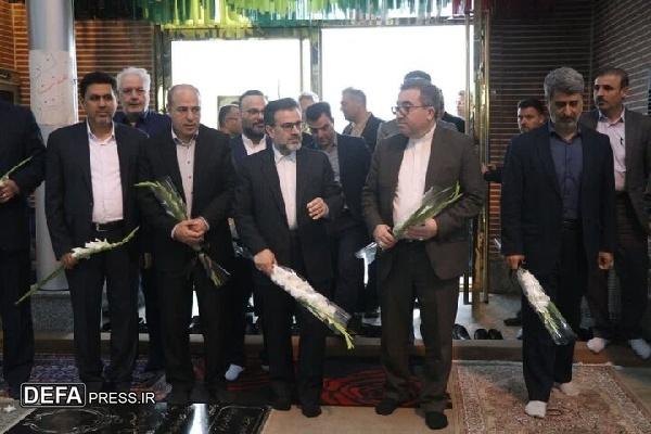 ادای احترام رئیس سازمان ثبت اسناد به مقام شامخ شهیدان در رشت
