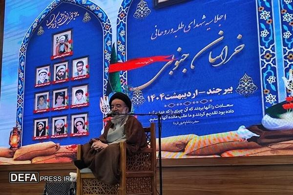 آیت‌الله خاتمی: ناکامی دشمن در هجمه فرهنگی/ انقلاب اسلامی در میانه یک جنگ ترکیبی است